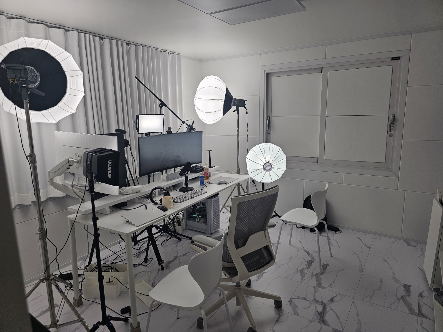 아마란 조명 최상급 스튜디오 방송